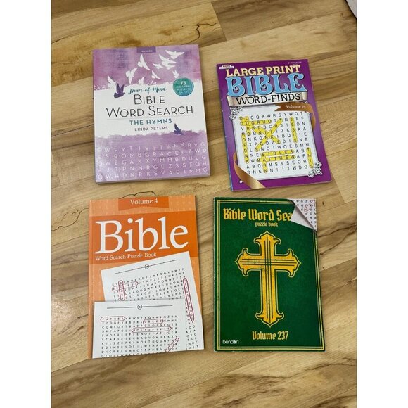 Set of 4 religious Bible Word Find books - Picture 1 of 12